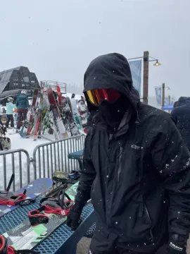 Snowboarding at Snoqualmie Summit 🌨️