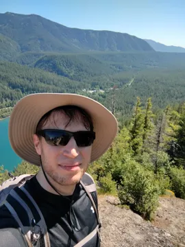 Hiking Rattlesnake Ledge 🐍